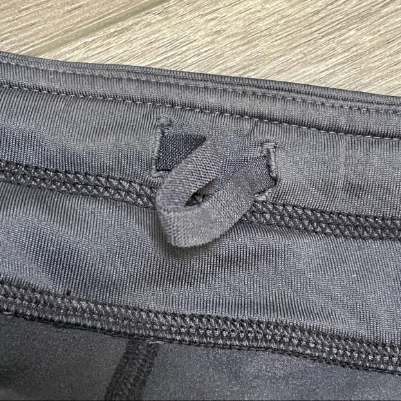 Athleta 2-In-1 Skirt Leggings In Black and Gray Size Small. - Picture 4 of 9